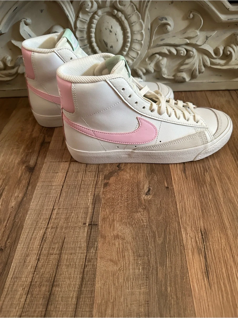 Nike Cream High-Top Sneakers with Pink & Mint Accents 5.5 big kids